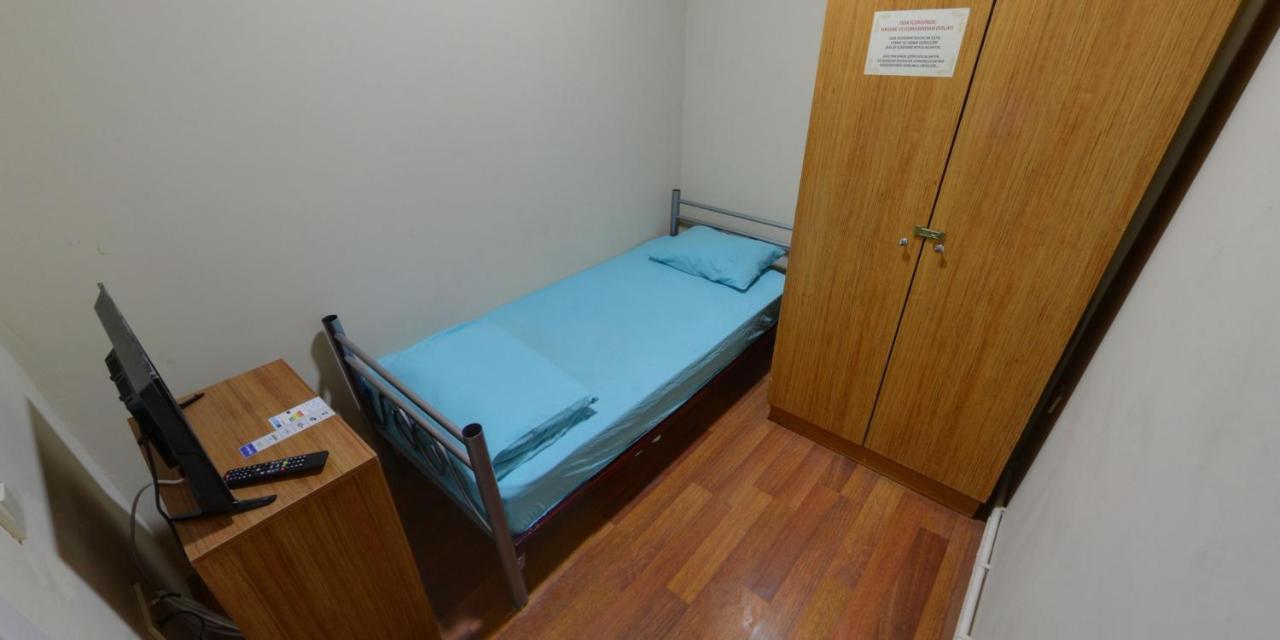 Goekce Pansiyon - Only Men Stambuł Zewnętrze zdjęcie